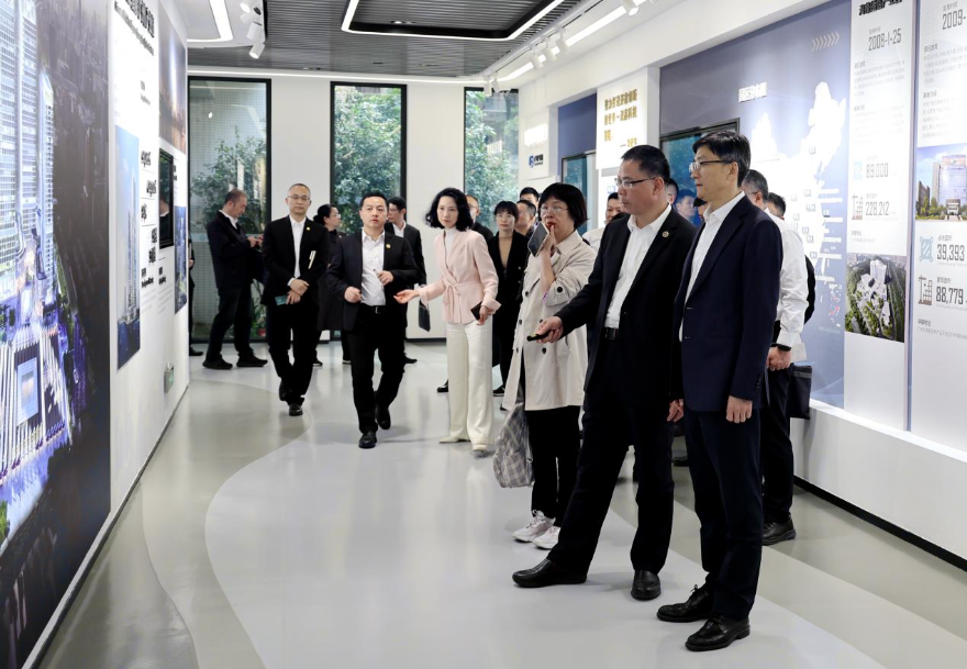 广州市生态环境局党组书记、局长王保森带队前往广州数字科技集团调研信息化工作