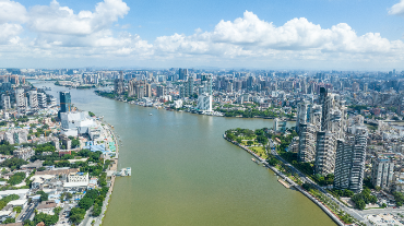 白天鹅附近的珠江一江两岸风景