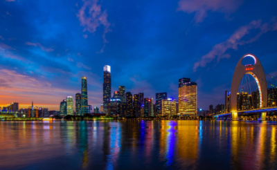 彩霞满天映珠江