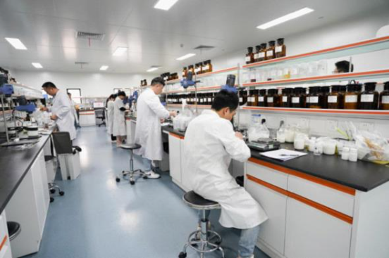 坚持自主创新研发 擦亮“环境健康+”产业品牌.jpg