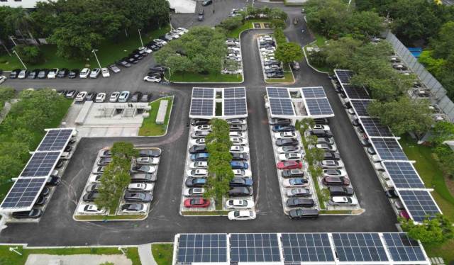 结合停车场布局光伏设施。受访者 供图