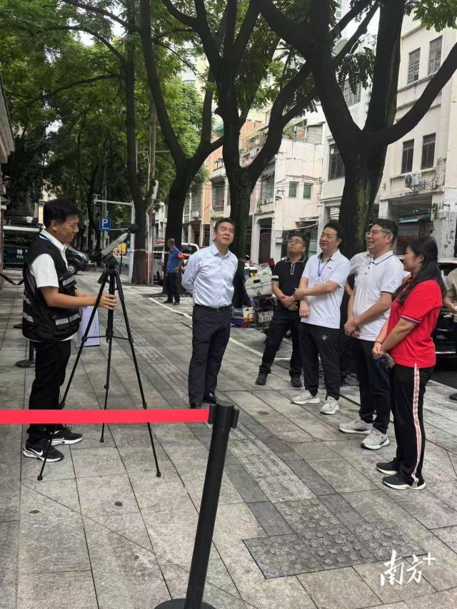 高考期间考场巡查声资金安全。